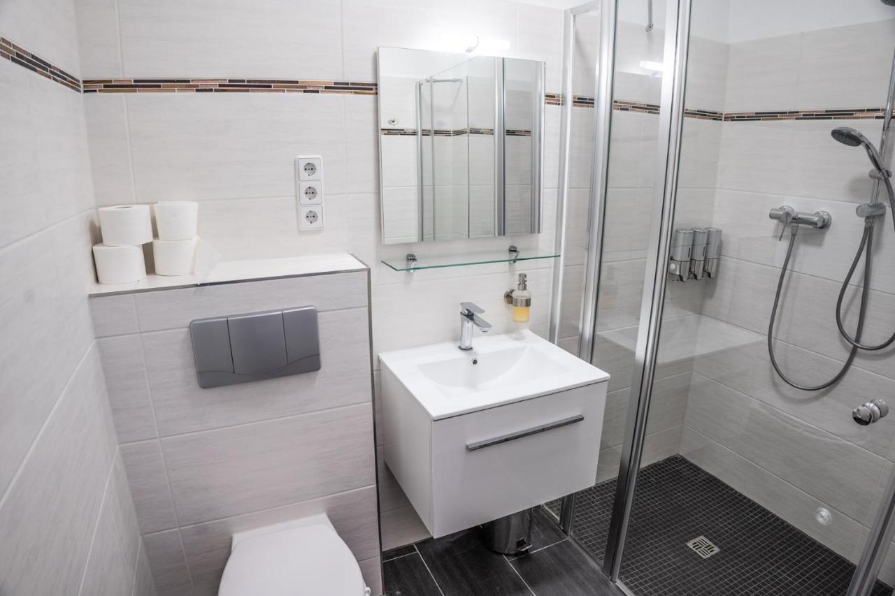 One Way Apartment Берлин Экстерьер фото