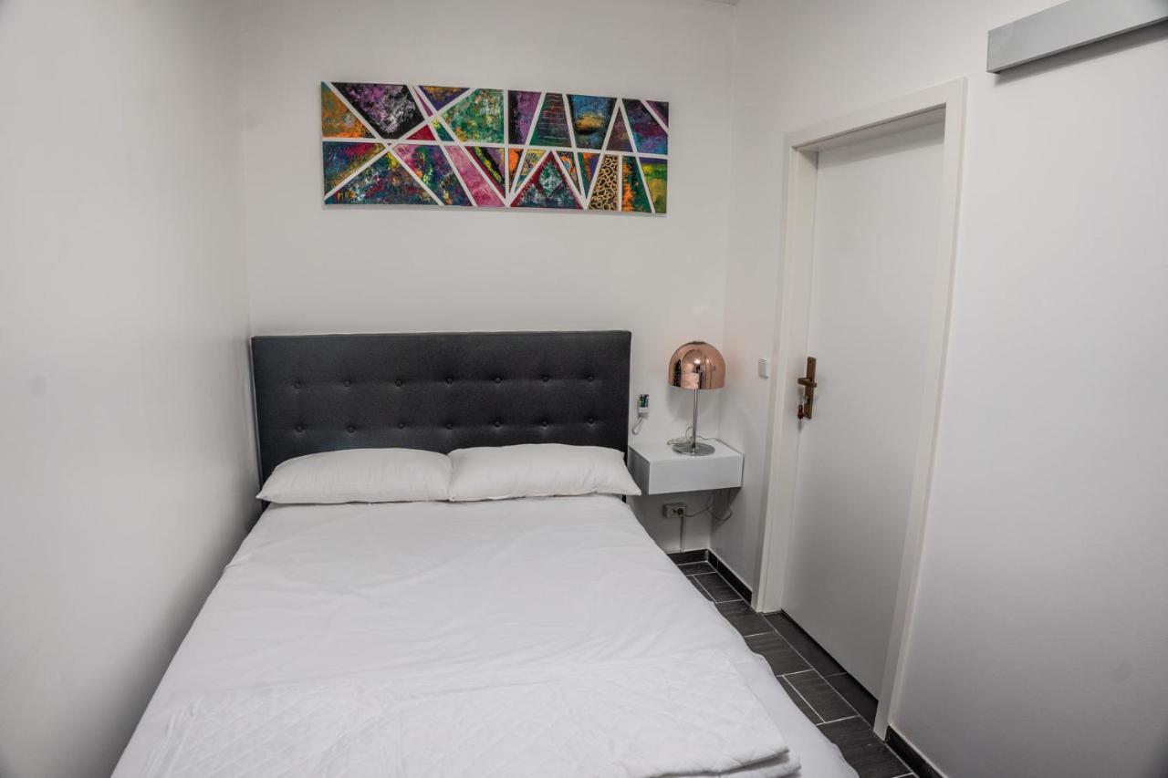 One Way Apartment Берлин Экстерьер фото